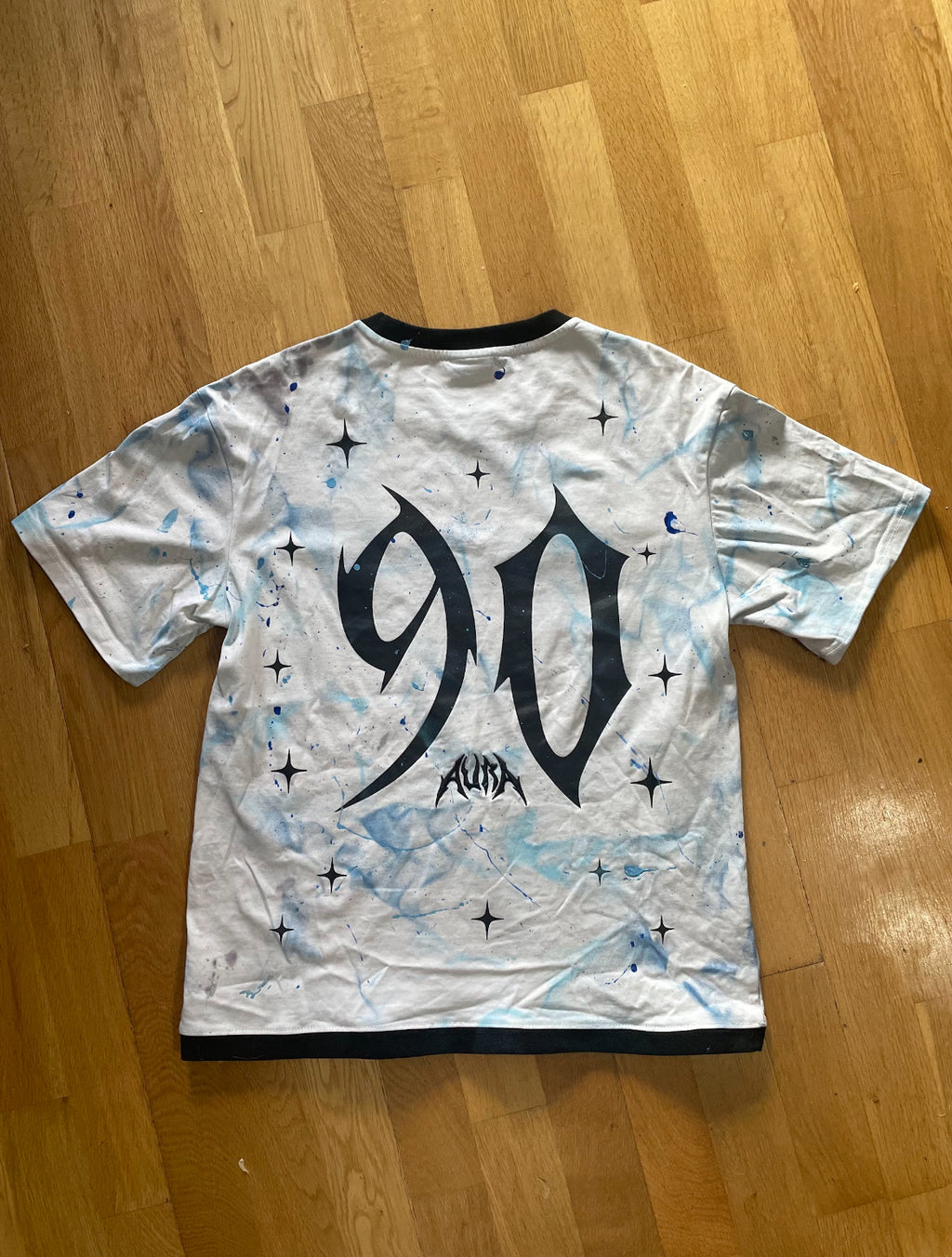 camiseta blanca corta spray